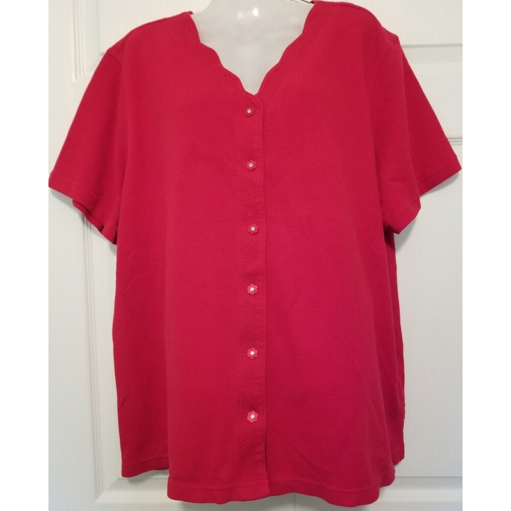 Women's Red Top Flower Shaped Buttons V-Neck  Essentials By Maggie Size 26/28